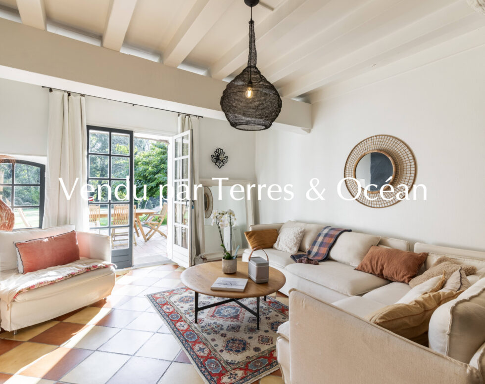 VENDU – ORX – FERME RENOVEE 2 HECTARES