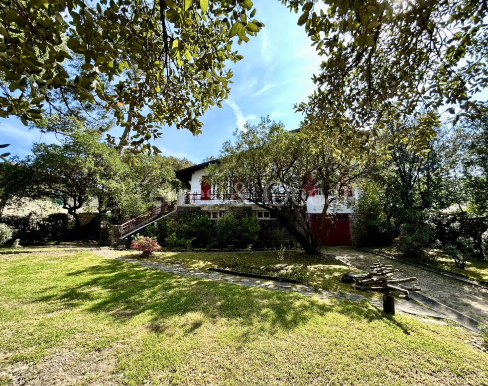 FULL CENTER HOSSEGOR