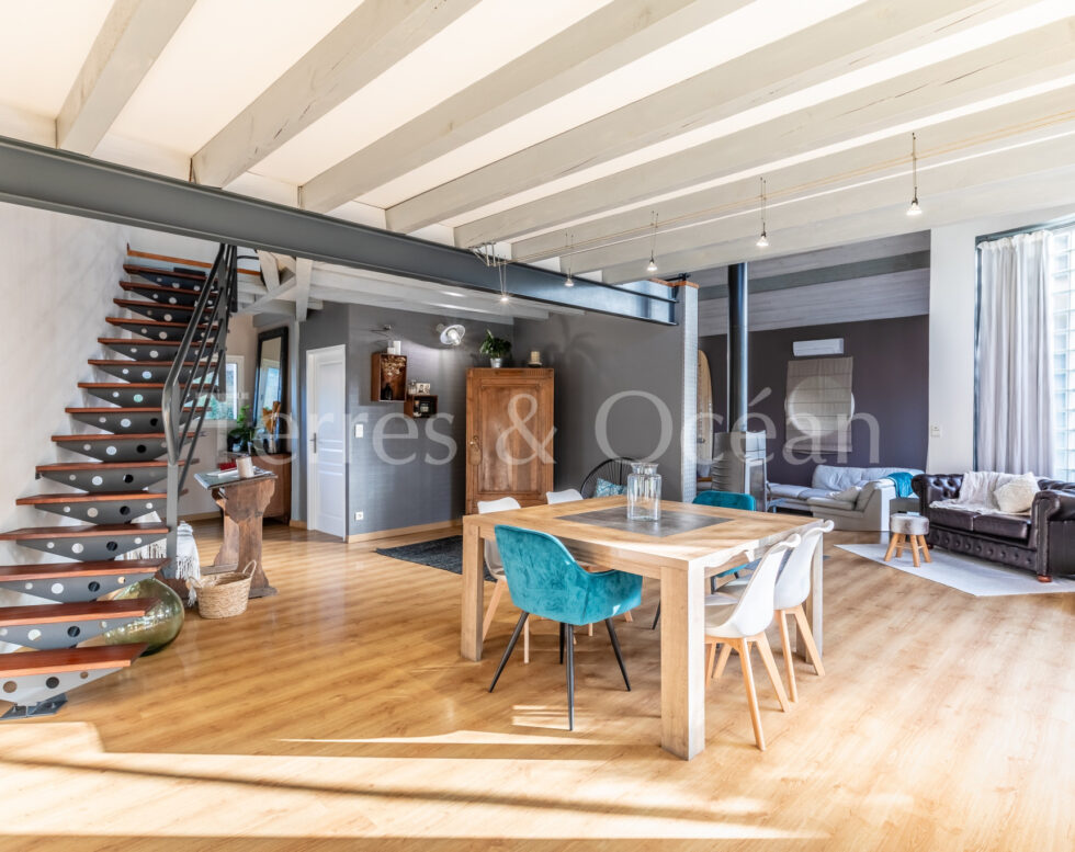 ANGRESSE, SOLE AGENT, PROPERTY WITH SWIMMING POOL WITHOUT ANY OVERLOOK