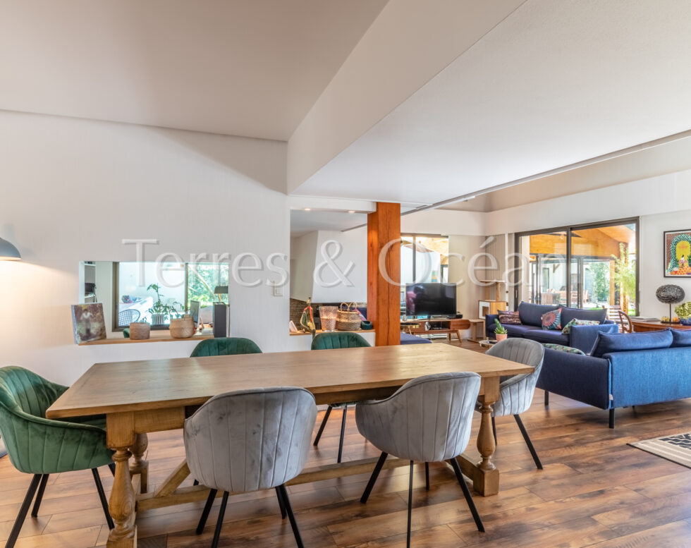 15 MIN FROM HOSSEGOR, PROPERTY WITH GUEST ROOMS OR GUEST HOUSE, LARGE INDOOR POOL