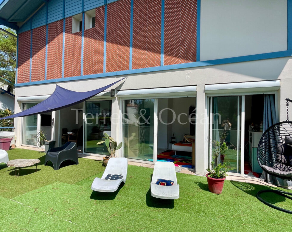 APARTMENT WITH A VERY LARGE TERRACE