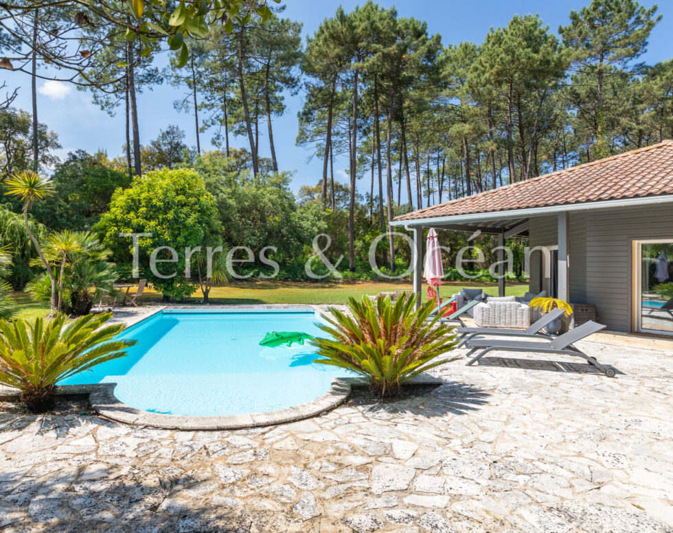 CAPBRETON, LARGE FAMILY HOUSE ON A 7400 MÂ2 PARK