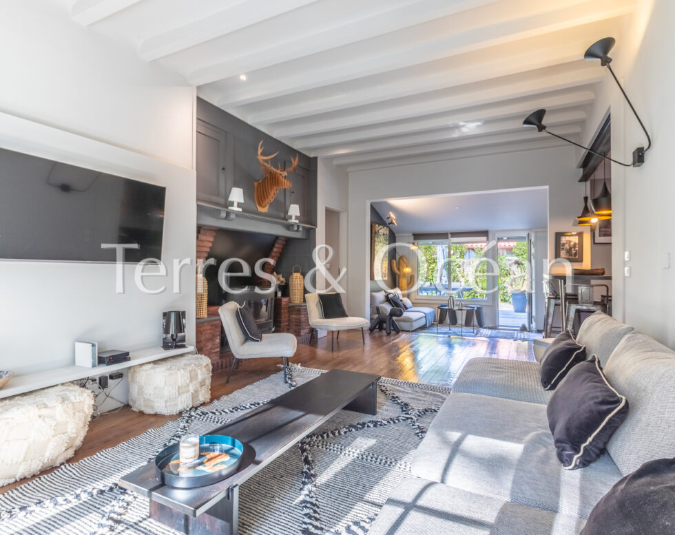 CENTER AND LAKE HOSSEGOR