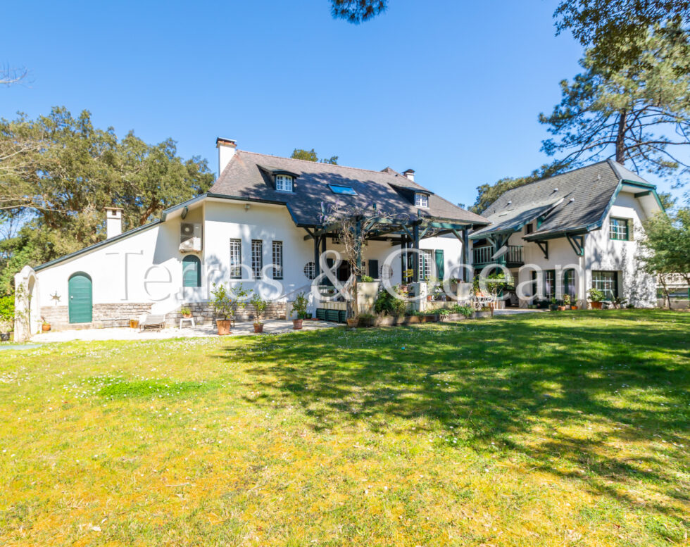 EXCLUSIVE HOSSEGOR UNIQUE PROPERTY IN AN EXCEPTIONAL SETTING