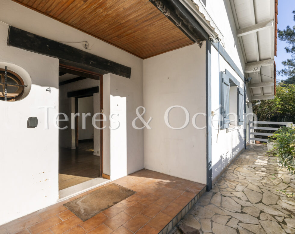 Hossegor, Maison de 260 m2 sur 3 niveaux avec piscine, proche centre-ville