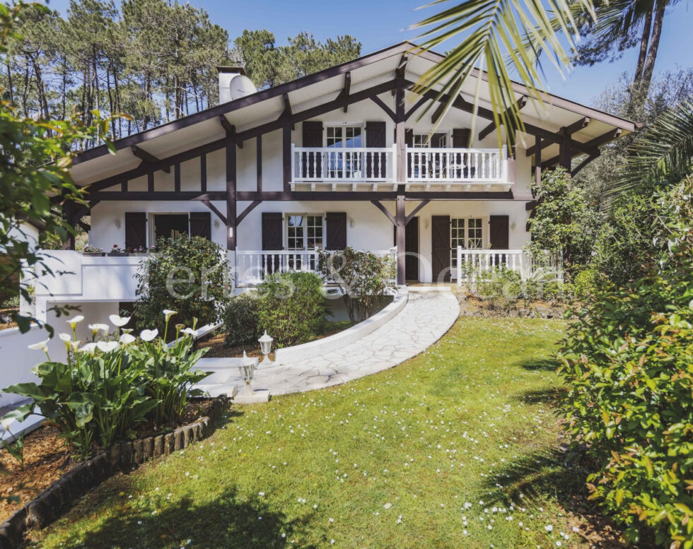 CHARMING LANDAISE IN HOSSEGOR