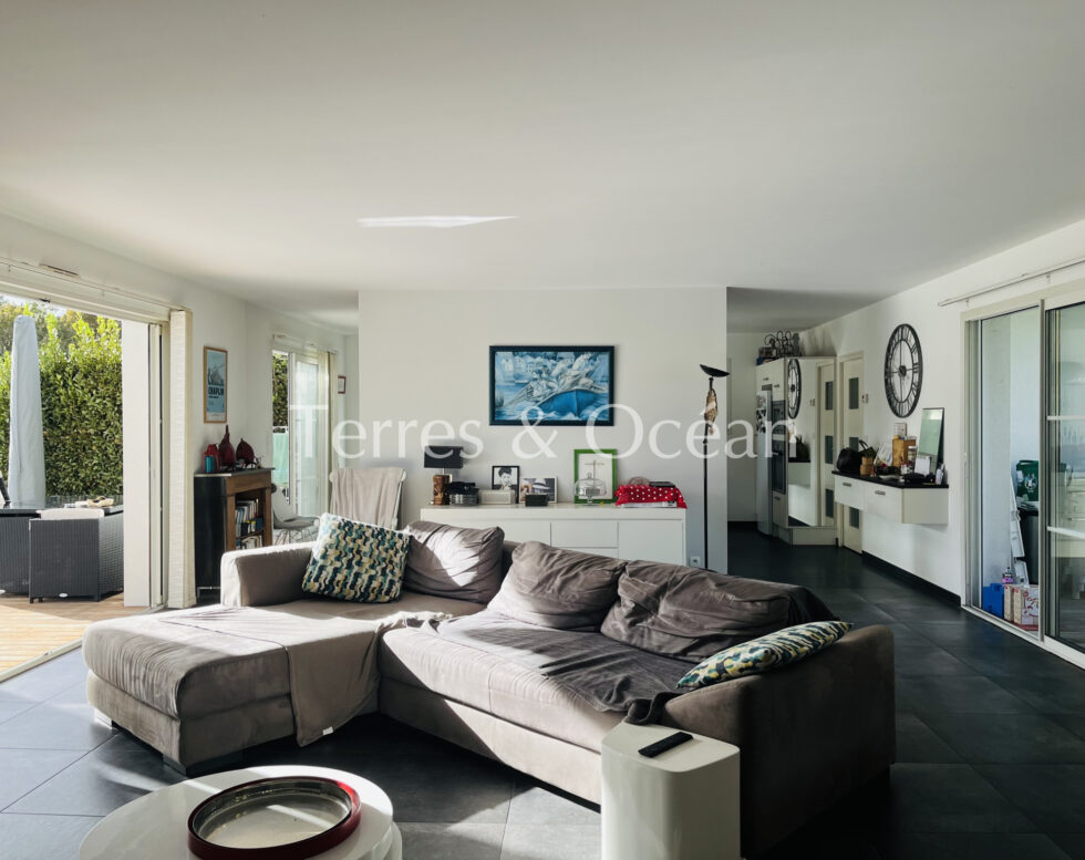 MAISON MODERNE DE PLAIN-PIED AVEC PISCINE PROCHE HOSSEGOR
