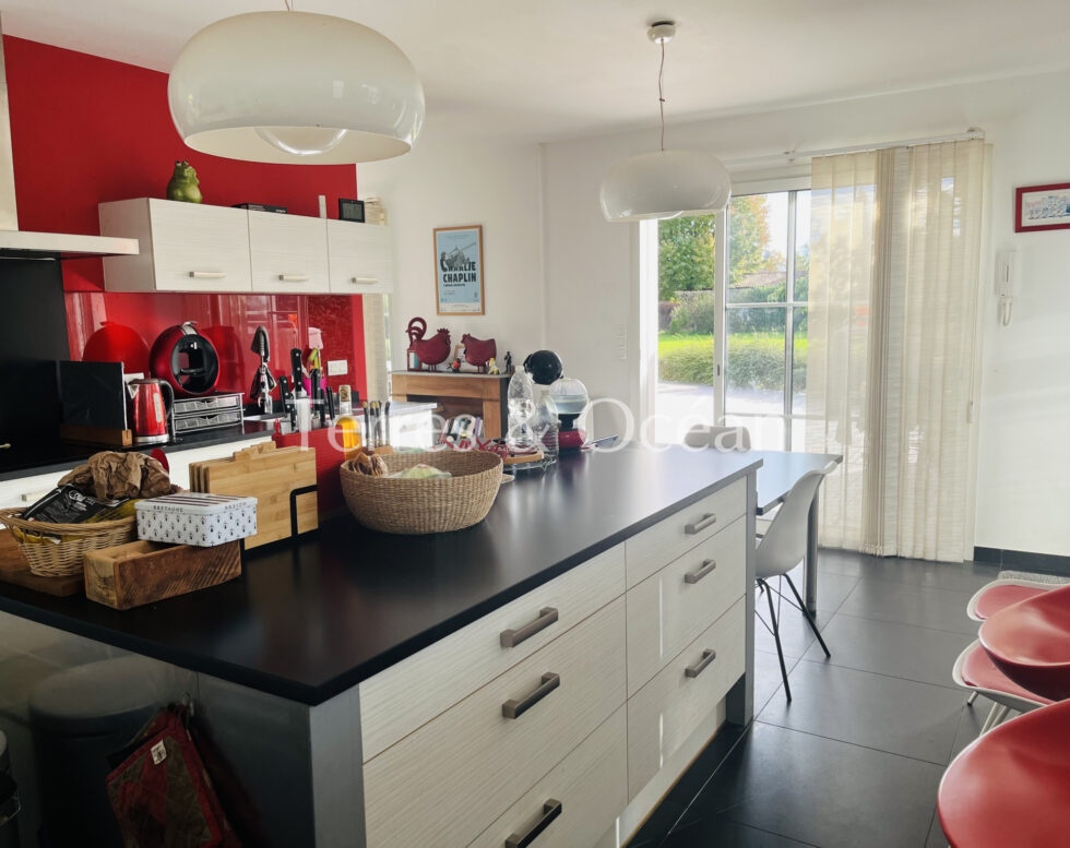 MAISON MODERNE DE PLAIN-PIED AVEC PISCINE PROCHE HOSSEGOR
