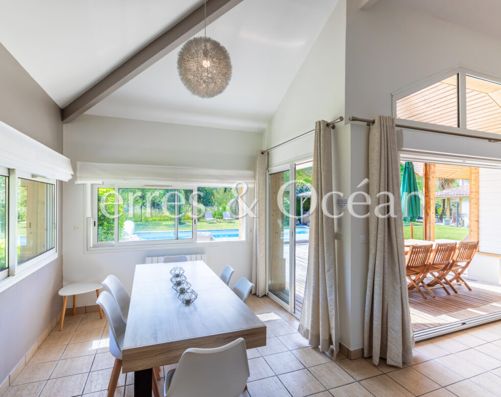 House close to the golf course and beaches