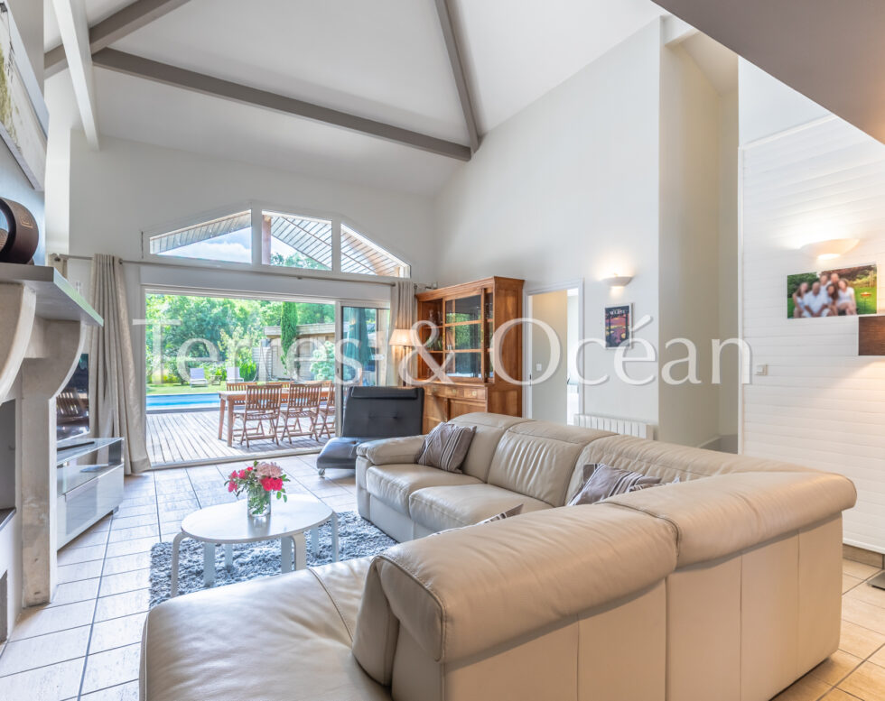 House close to the golf course and beaches