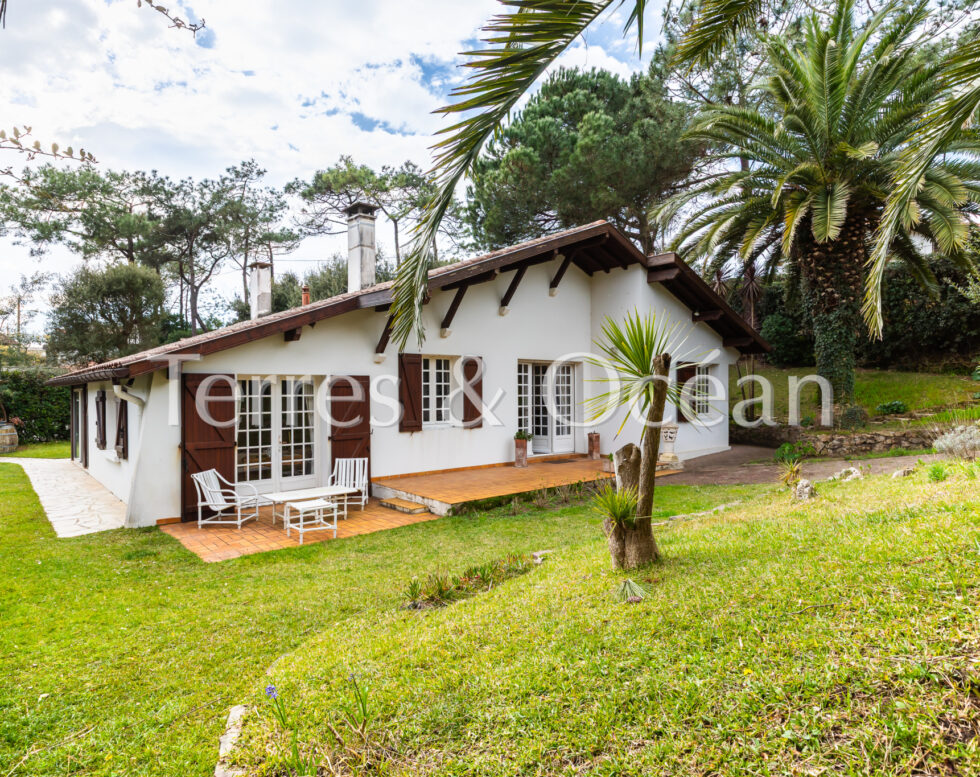 CLOSE TO THE CENTER OF HOSSEGOR, 2 STEPS FROM THE BEACHES