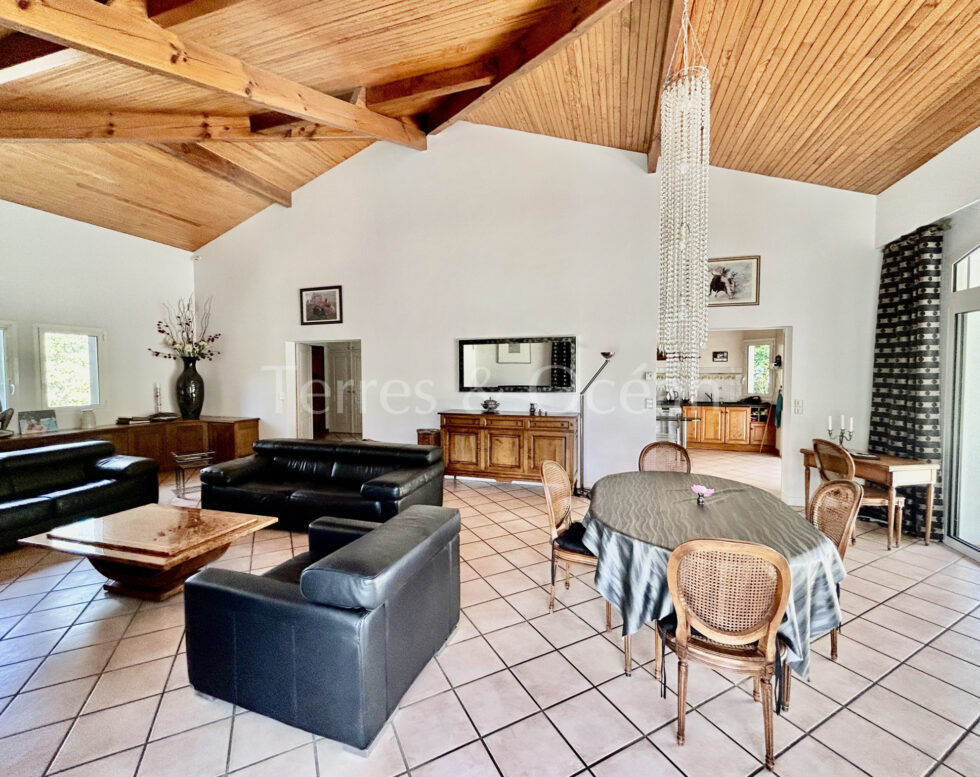 SEIGNOSSE SUPERB FAMILY HOME SELECTED FROM PEOPLE