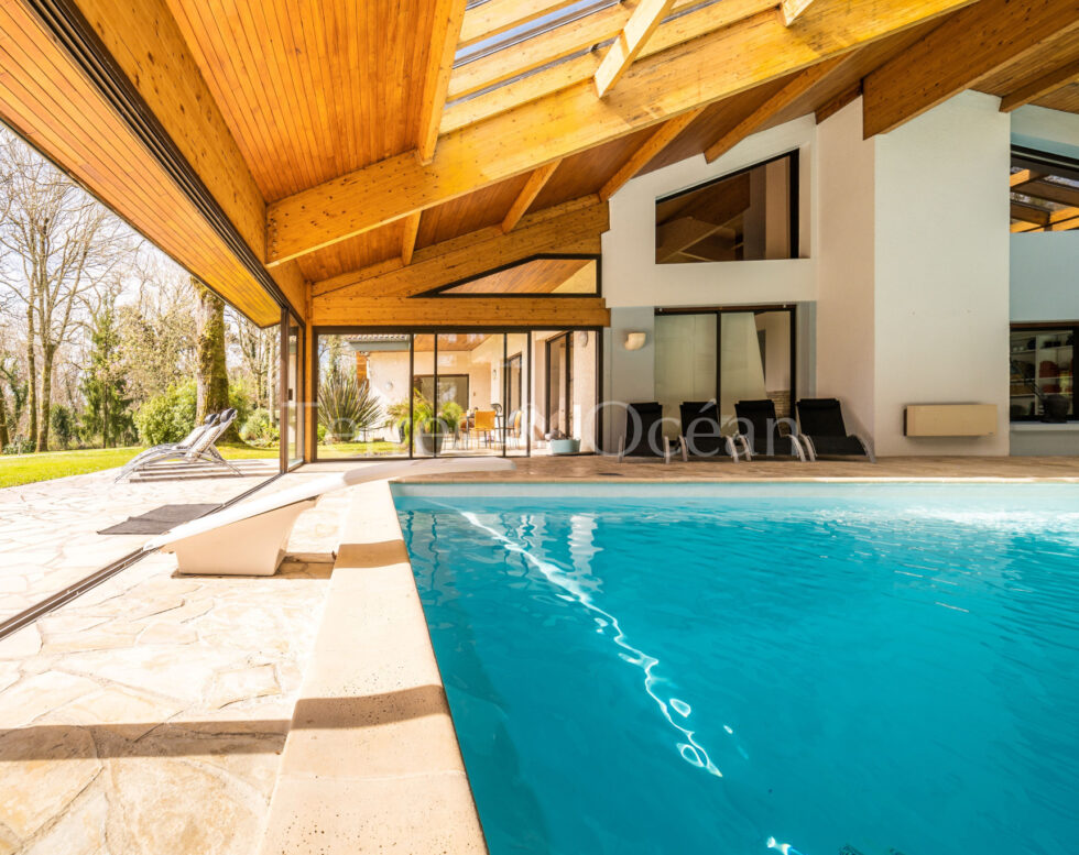 A 15 MIN D’HOSSEGOR, PROPRIÉTÉ AVEC CHAMBRES D’HOTES OU MAISON D’AMIS, GRANDE PISCINE INTERIEURE