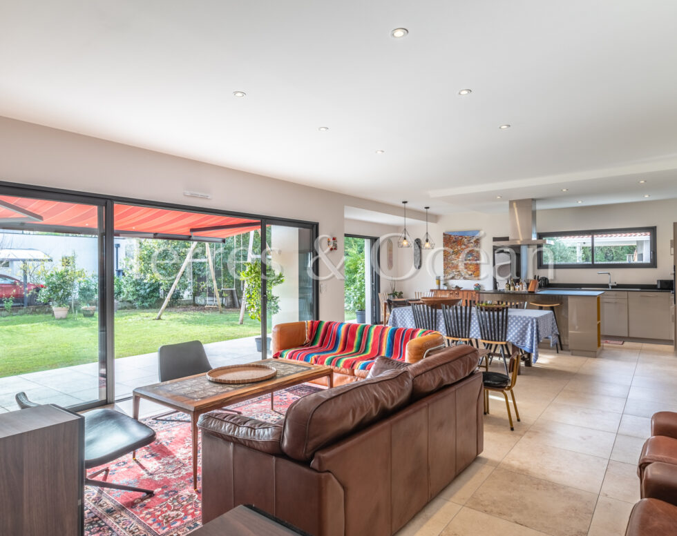 Exclusive to Capbreton – High-end contemporary