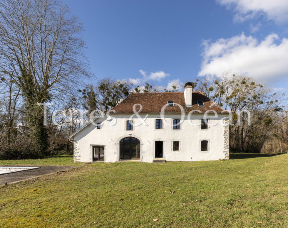 CHARMANTE MAISON BEARNAISE A ACHEVER