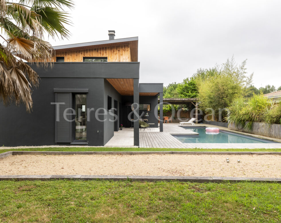 ANGRESSE, CONTEMPORAINE AU CALME