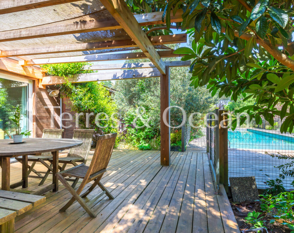 SEIGNOSSE CONTEMPORARY VILLA IN THE MIDDLE OF NATURE