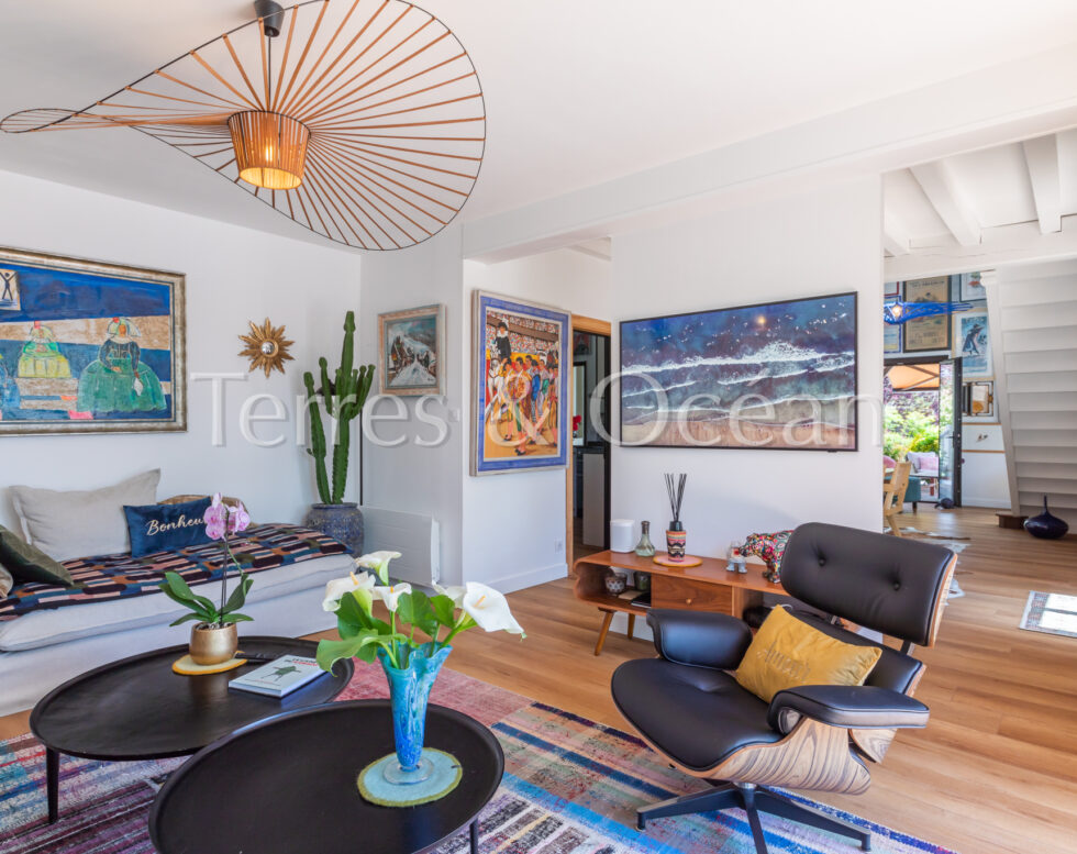 RENOVATED LANDAISE AND ITS WOODED PARK OF 5000m2