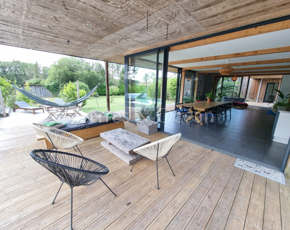 MAISON CONTEMPORAINE BIOCLIMATIQUE ET SON STUDIO