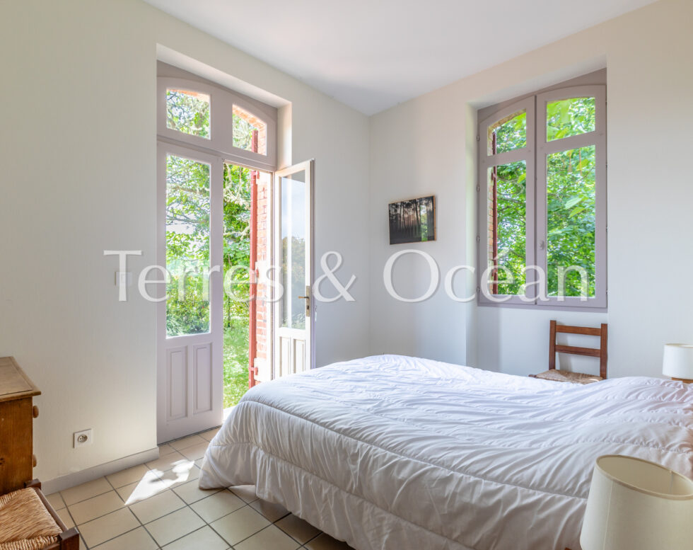 MAISON DE MAITRE AVEC CHAPELLE DANS CADRE EXCEPTIONNEL