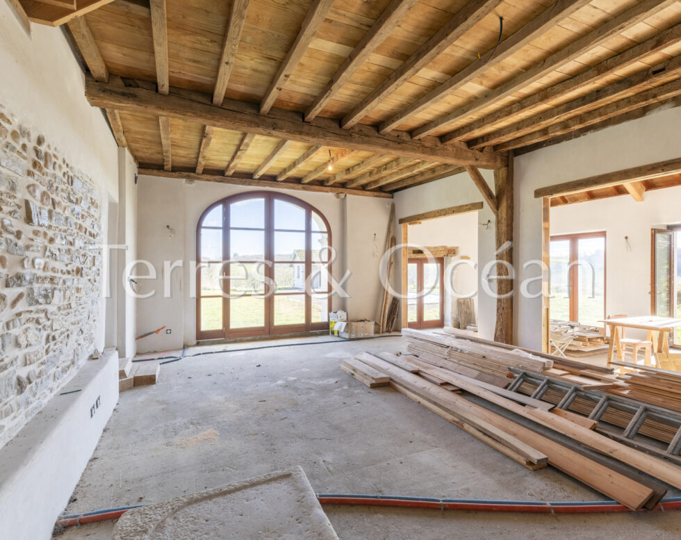 PROCHE DE SALIES-DE-BEARN, CHARMANTE FERME BEARNAISE A ACHEVER