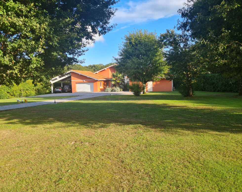 PROPERTY 15 MIN FROM HOSSEGOR