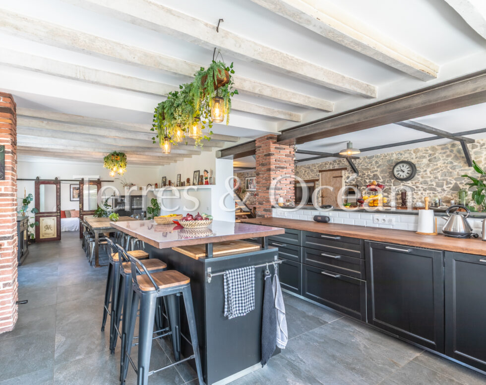 SUPERBE FERME RENOVEE SAUBRIGUES