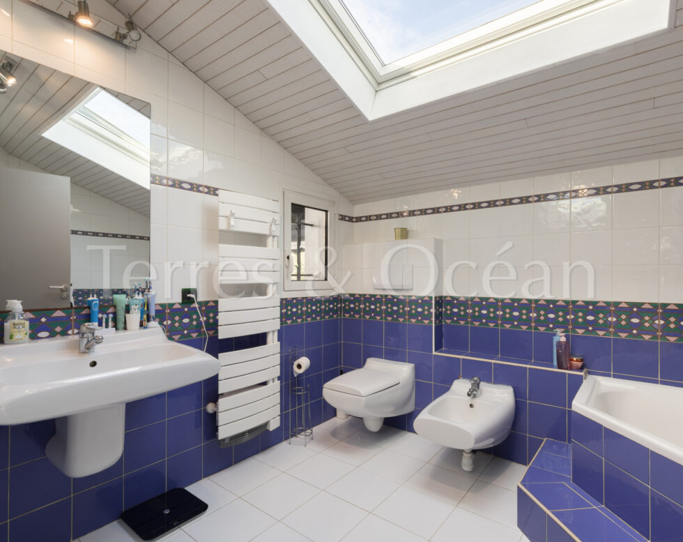 ARCHITECT-DESIGNED VILLA WITH INDOOR POOL CAPBRETON