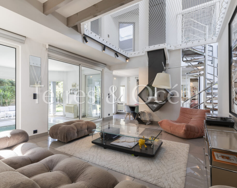 VILLA D’ARCHITECTE AVEC PISCINE INTERIEURE CAPBRETON