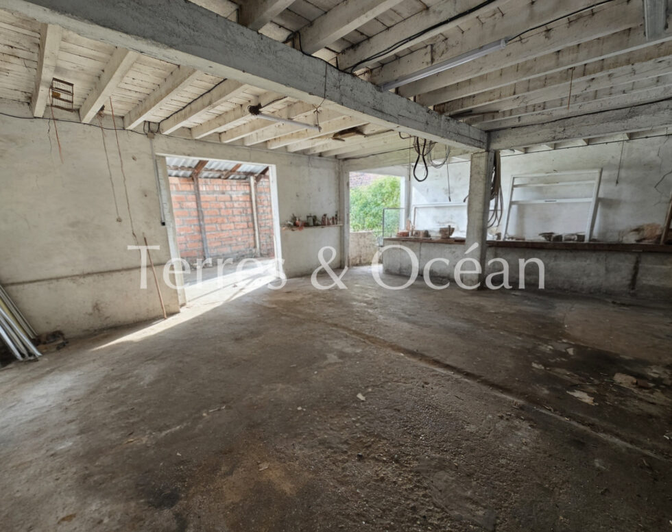 BARN TO RENOVATE ANGRESSE CENTER