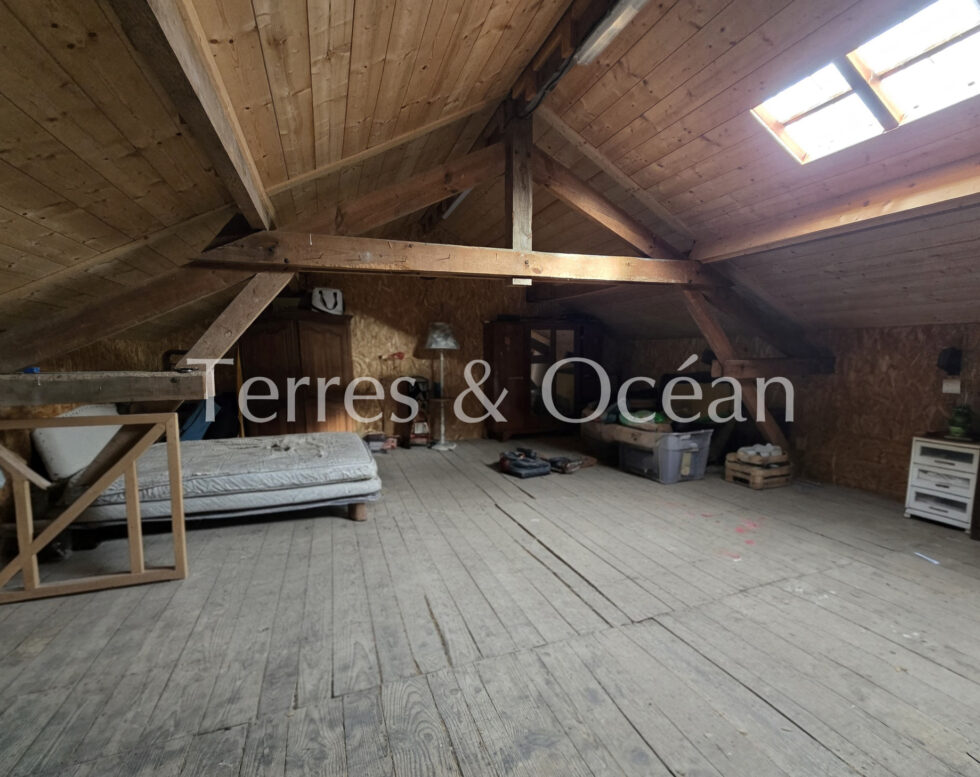 BARN TO RENOVATE ANGRESSE CENTER