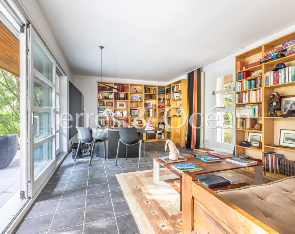 ARCHITECT-DESIGNED HOUSE WITH JAPANESE INSPIRATION IN ITS GREEN SETTING HOSSEGOR