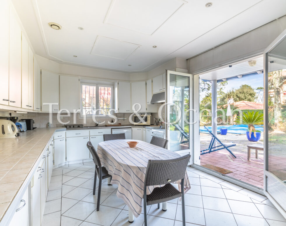 ELEGANTE VILLA BASCO-LANDAISE DES ANNEES 1930 AU COEUR D’HOSSEGOR