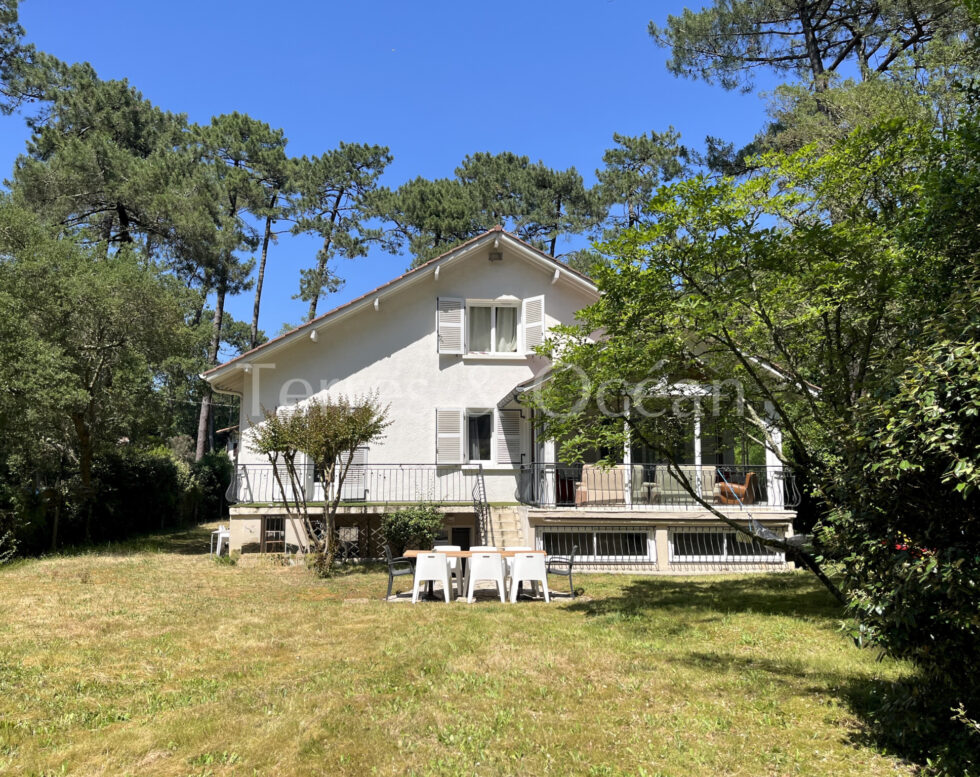 THE VILLA OF LAKE HOSSEGOR