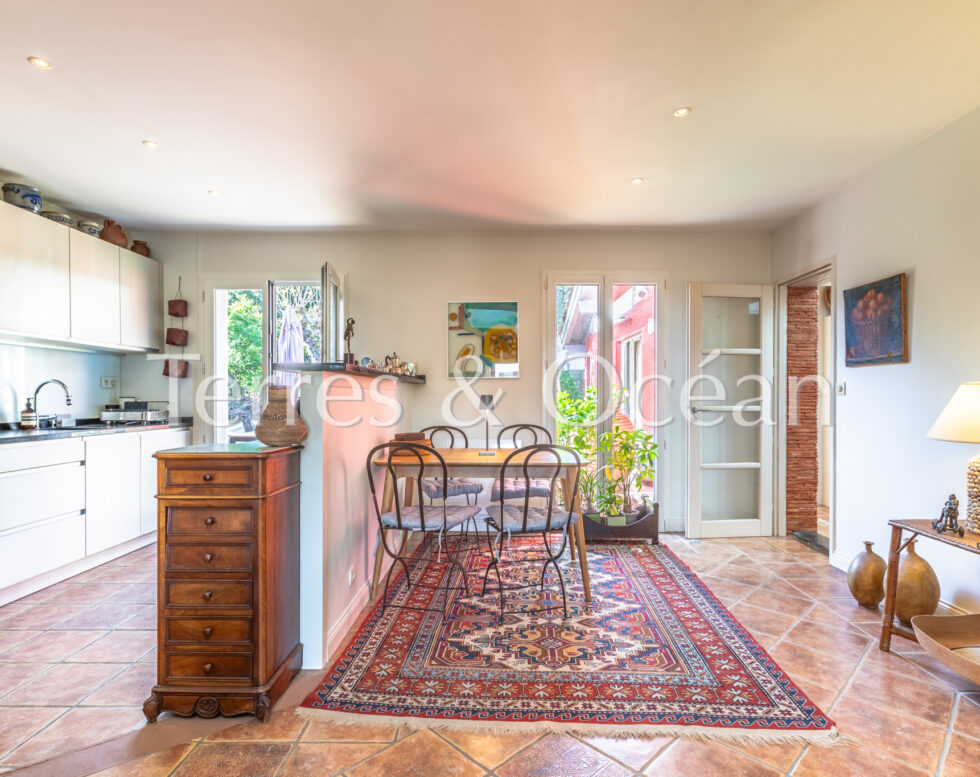 THREE BEDROOMS VILLA CLOSE TO THE SHOPS AND BIARRITZ