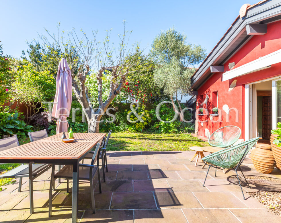 THREE BEDROOMS VILLA CLOSE TO THE SHOPS AND BIARRITZ