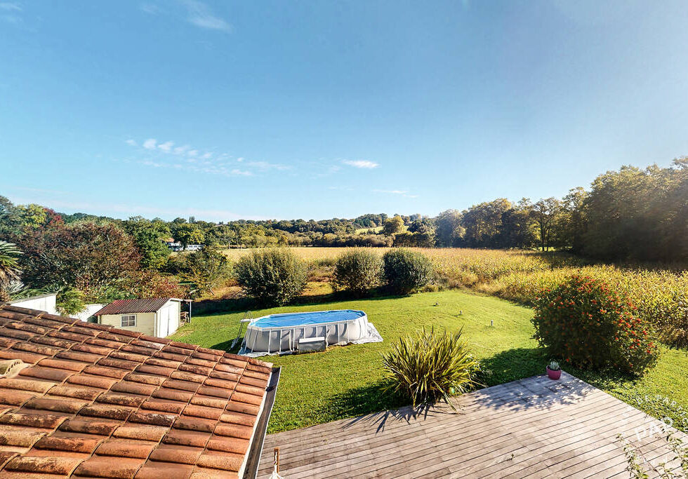 MAISON 4 CHAMBRES, VUE SUR LE GOLF DE BASSUSSARY