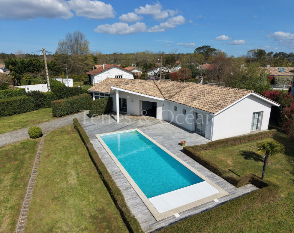 MODERN SINGLE-STORY HOUSE WITH POOL NEAR HOSSEGOR