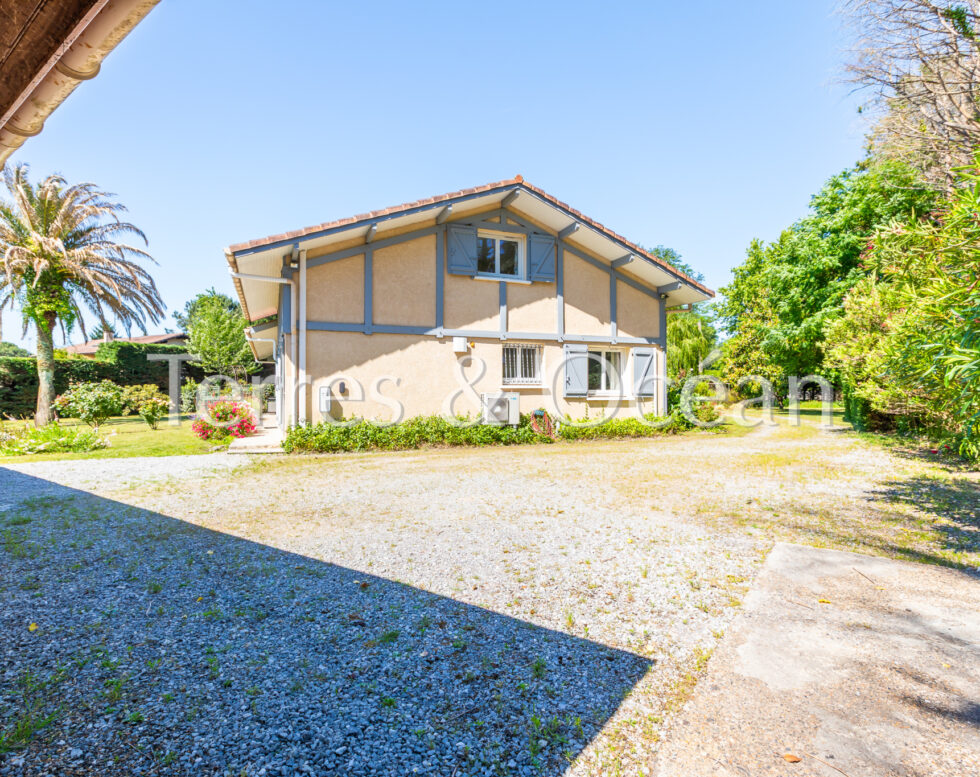 TWO-HOUSE PROPERTY NEAR HOSSEGOR