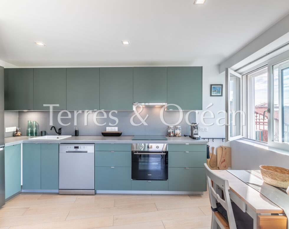 BEL APPARTEMENT EN ÉTAGE A BIARRITZ
