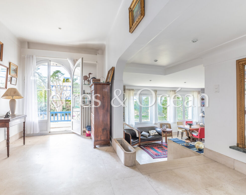 ELEGANTE VILLA BASCO-LANDAISE DES ANNEES 1930 AU COEUR D’HOSSEGOR