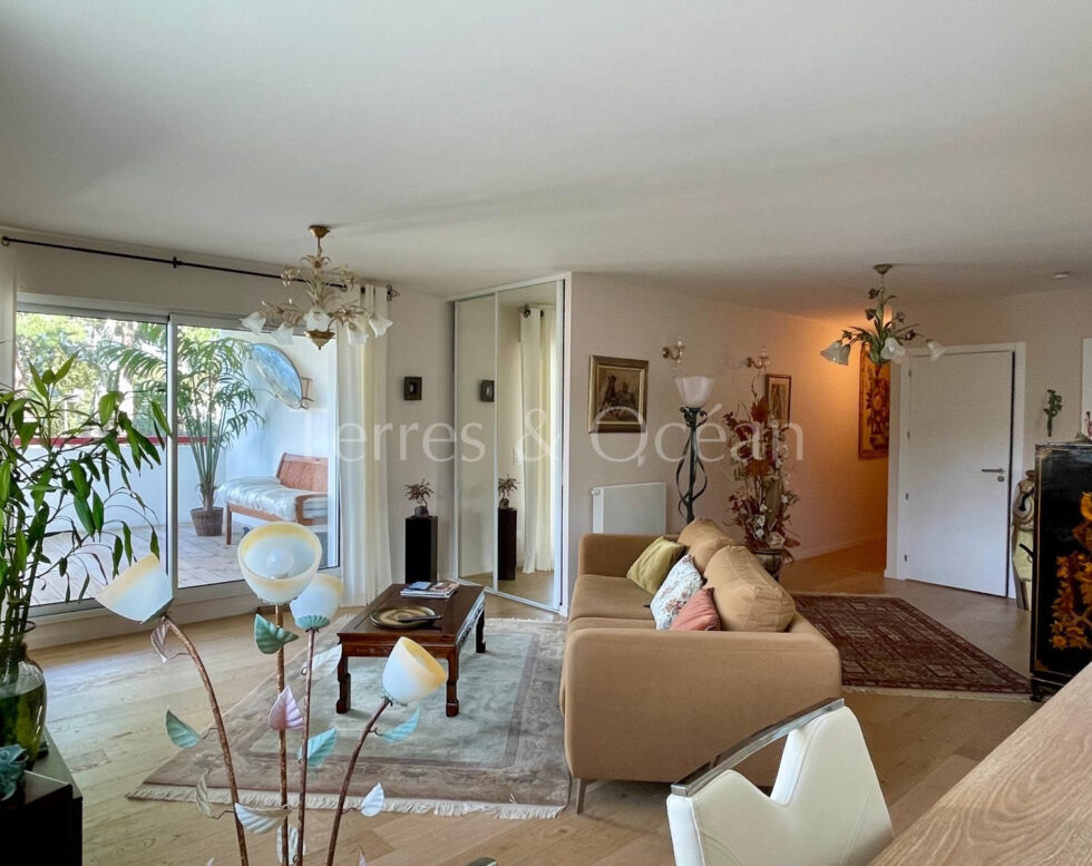 Beautiful apartment located in the city center of Hossegor with lake view