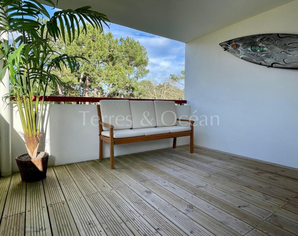 Beautiful apartment located in the city center of Hossegor with lake view