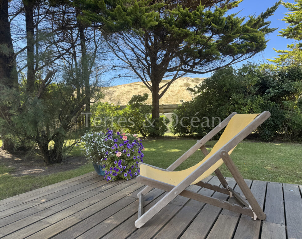 La Gravière, oceanfront house with large park