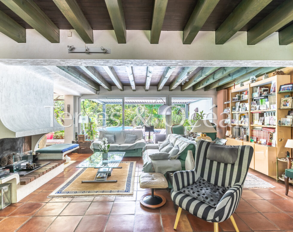 Architect’s House with 5000 m2 Wooded Park – Soustons Sud