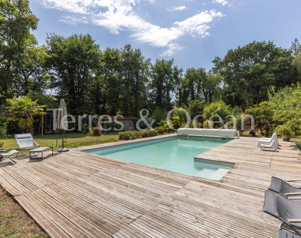 PROCHE HOSSEGOR, GRANDE MAISON FAMILIALE AVEC PISCINE AU CALME
