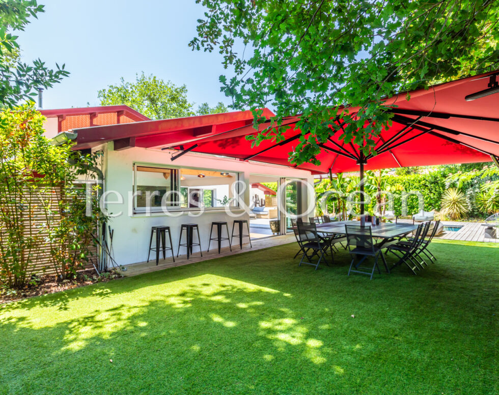 A SUBLIME LANDES HOUSE ON THE HOSSEGOR GOLF COURSE