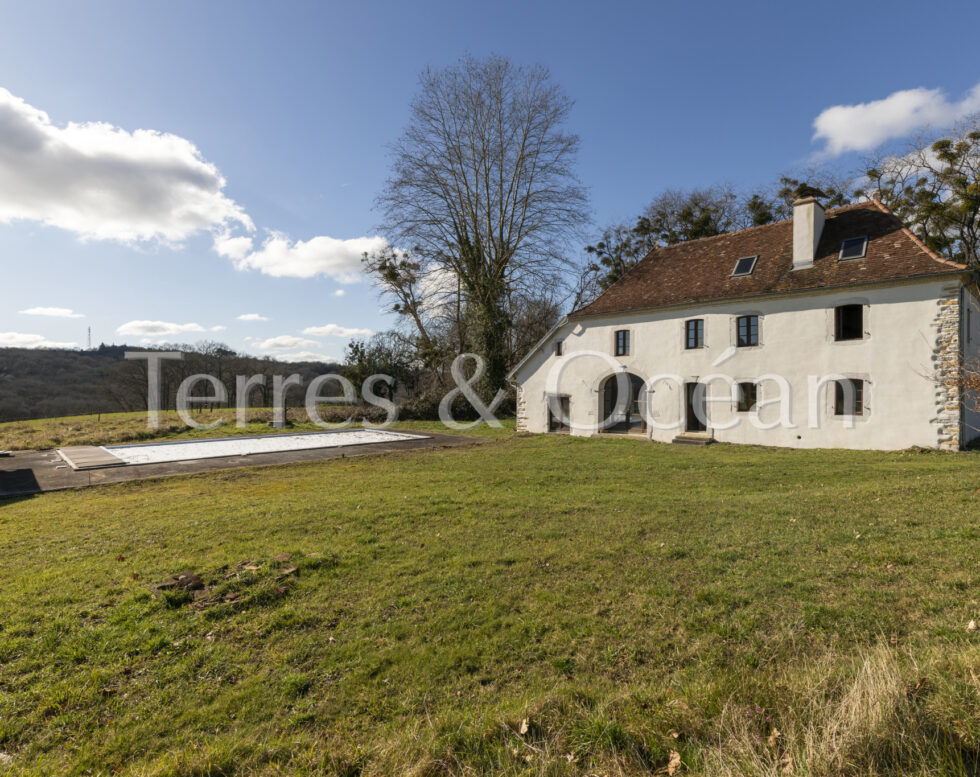 CHARMANTE MAISON BEARNAISE A ACHEVER