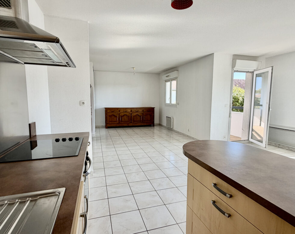 APPARTEMENT T2 LUMINEUX A TOSSE
