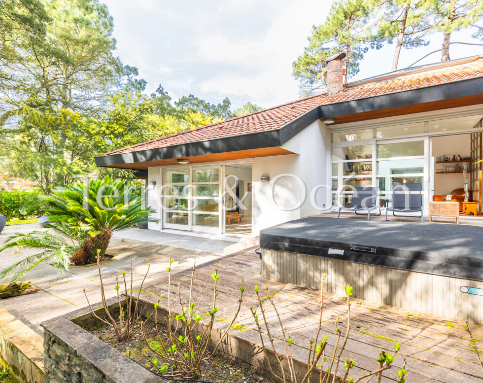 MAISON D’ARCHITECTE D’INSPIRATION JAPONISANTE DANS SON ECRIN DE VERDURE HOSSEGOR